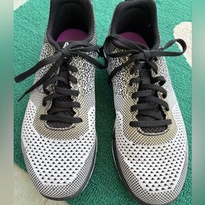 Reebok Women's Black and White Fabric Athletic Shoes